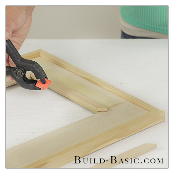 Build a DIY Burlap Photo Frame - Build Basic